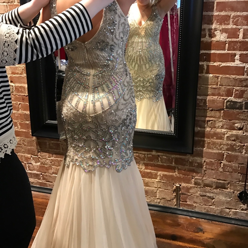 Prom dress - Picture 3 of 3
